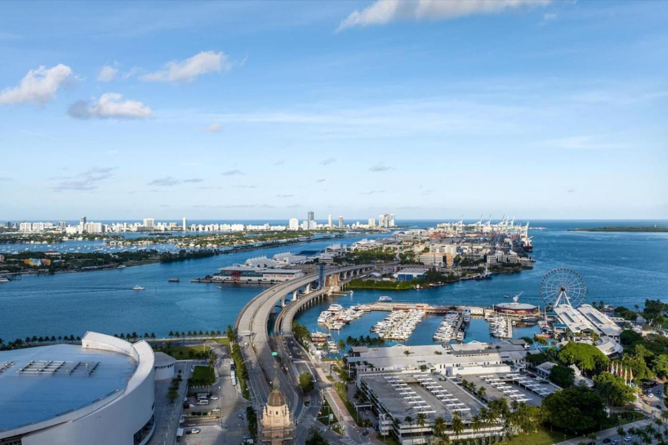 4305 High Floor With And Marina Views