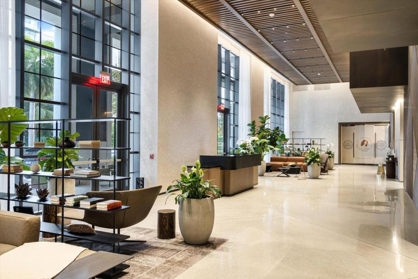 4305 High Floor With And Marina Views *