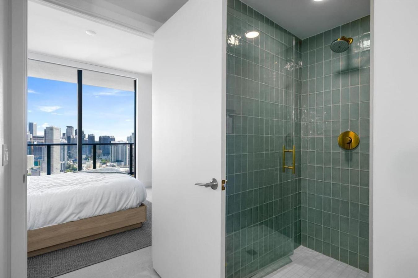 Ferienhaus 4305 High Floor With And Marina Views *