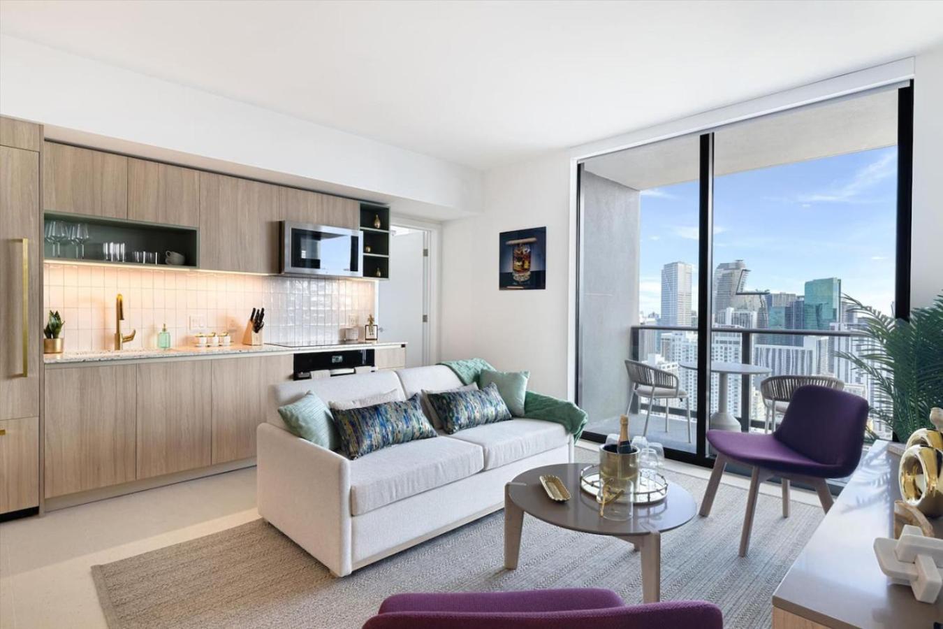 4305 High Floor With And Marina Views *